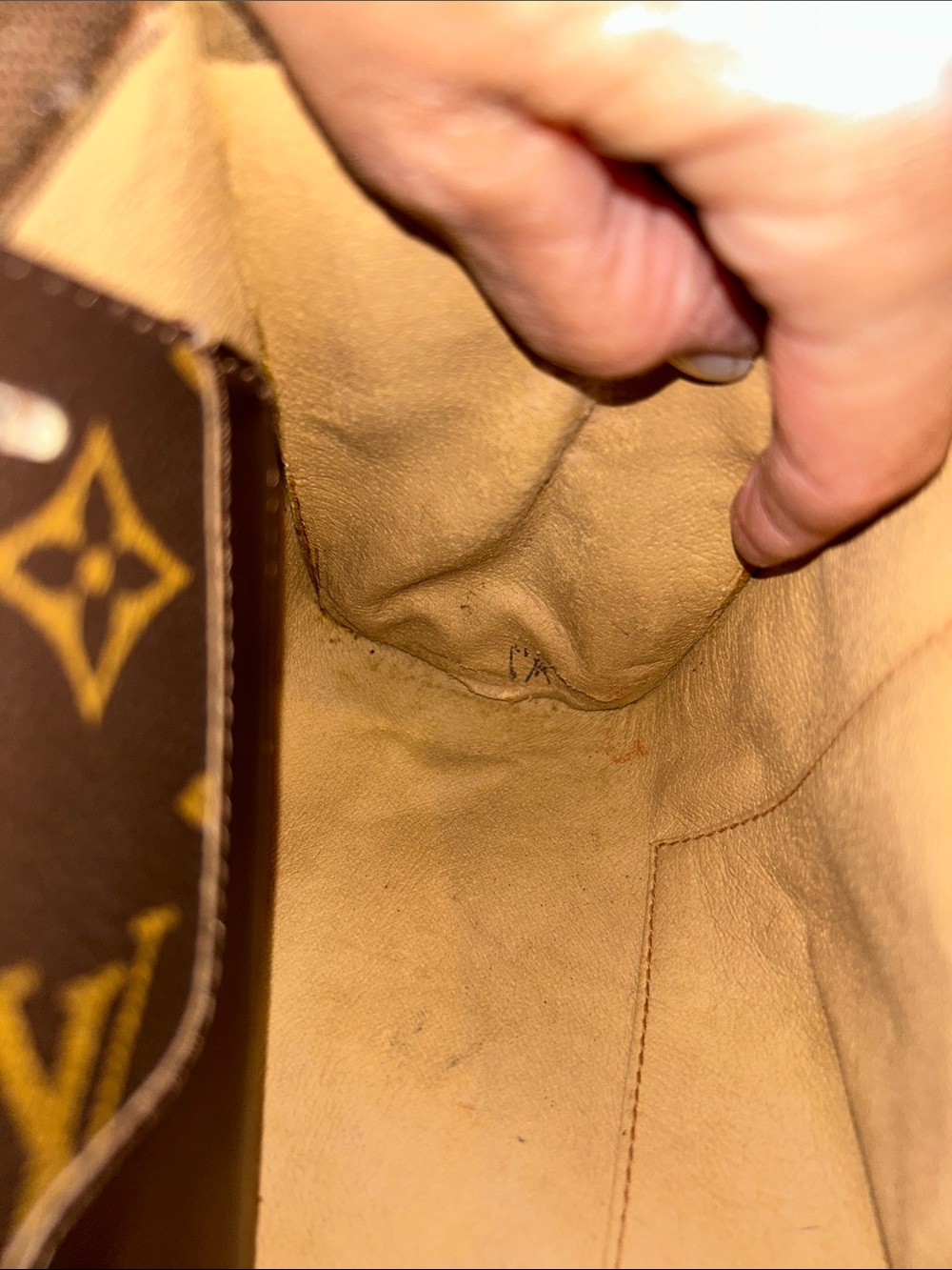 Gucci Beige and Brown Monogram Clutch - Picture 11 of 16